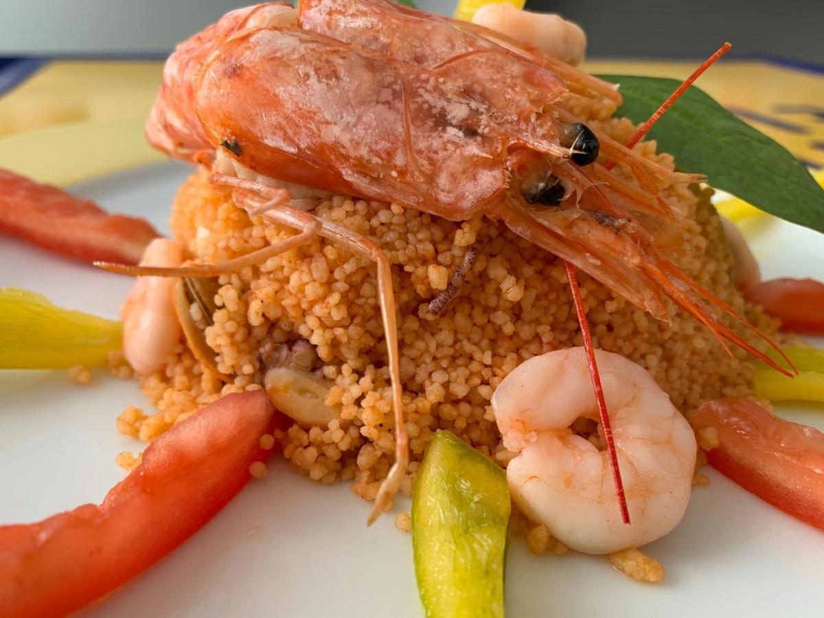 坎迪多酒店 迪亚诺马里纳 外观 照片